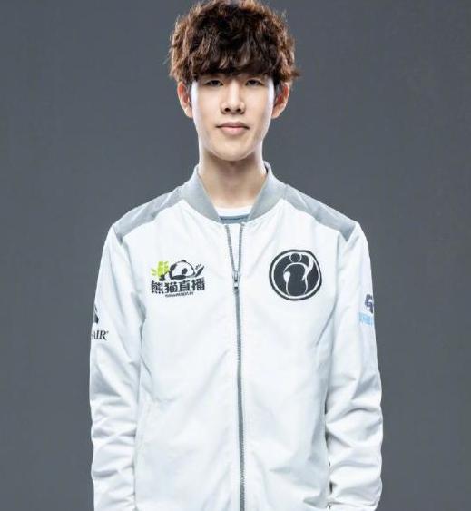 春季更新为CS2重新设计地图并添加超过70种新皮肤