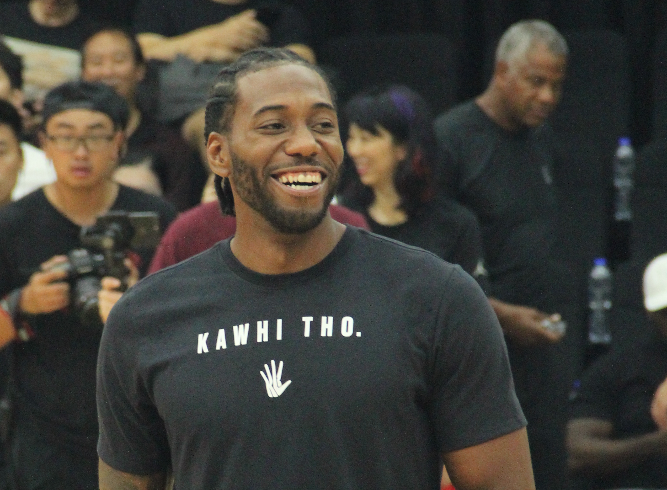 媒体人：贺希宁和周鹏确认代表广东全运男篮出战周日热身赛