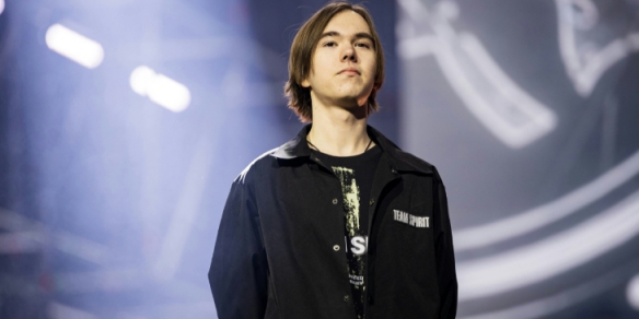 外媒统计2025最热门电竞比赛：DK vs EDG观看人数峰值最高