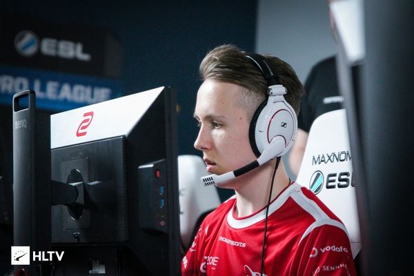 LPL英文流解说大胆预言：决赛直接LPL大战LCK